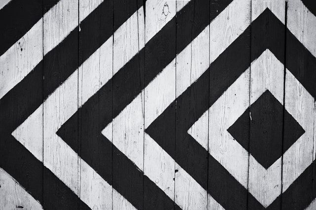 black-and-white-diamond-pattern